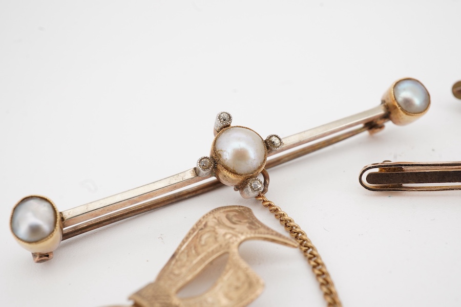 Three 9ct bar brooches, one gem set and a yellow metal split pearl and diamond chip set bar brooch, gross weight 10.1 grams.